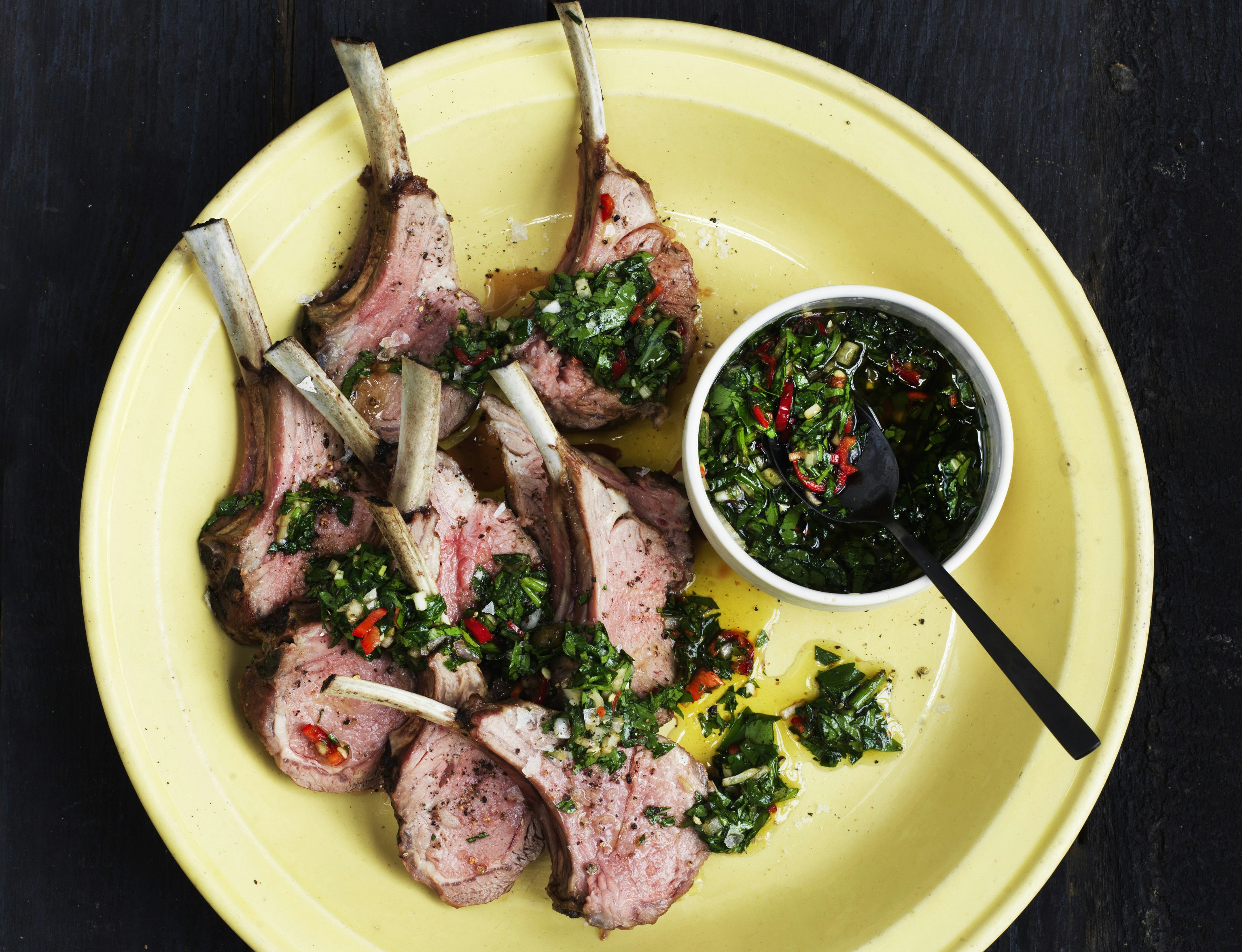 Lammekrone med persillesalsa