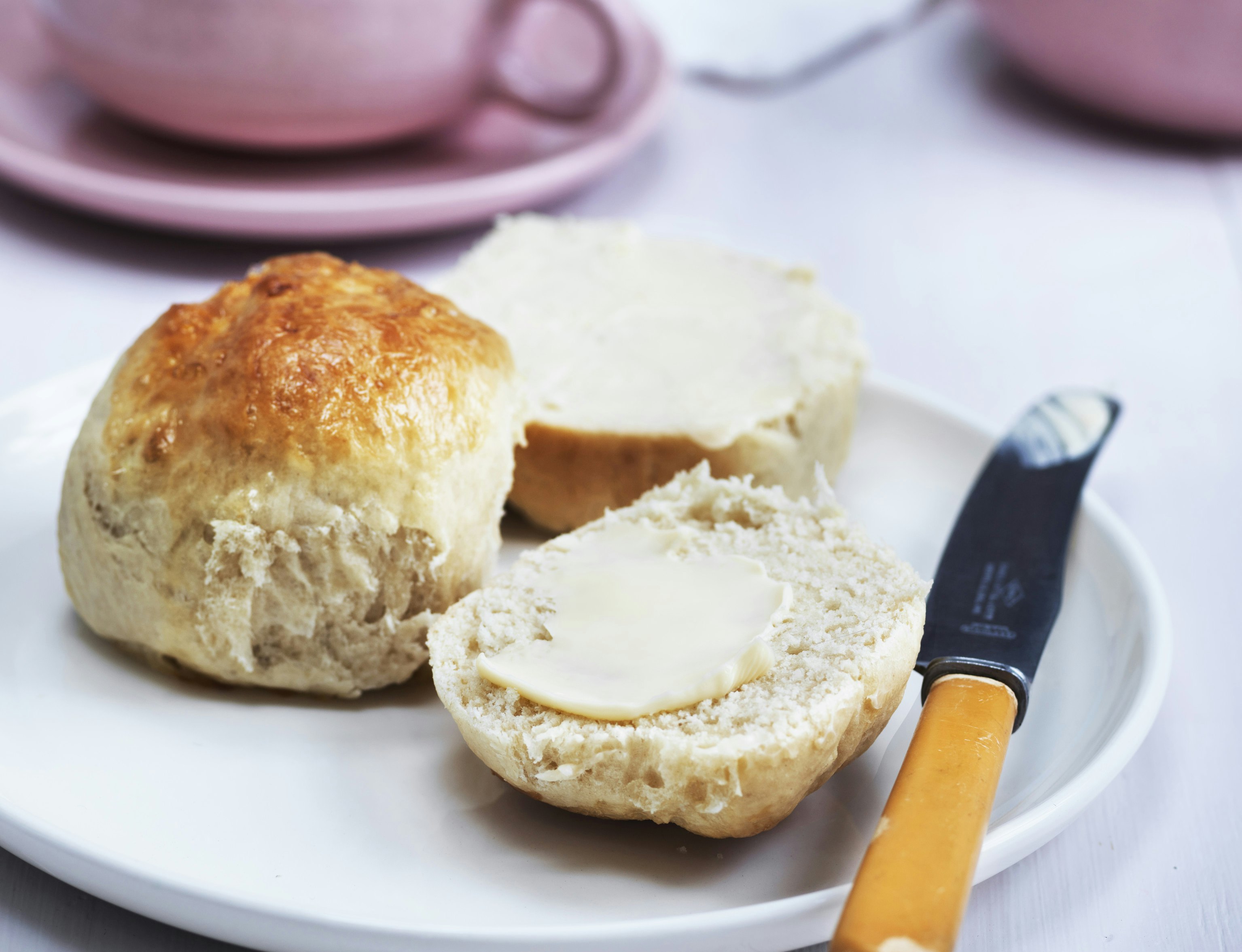 Langtidshævede fødselsdagsboller bagt i springform