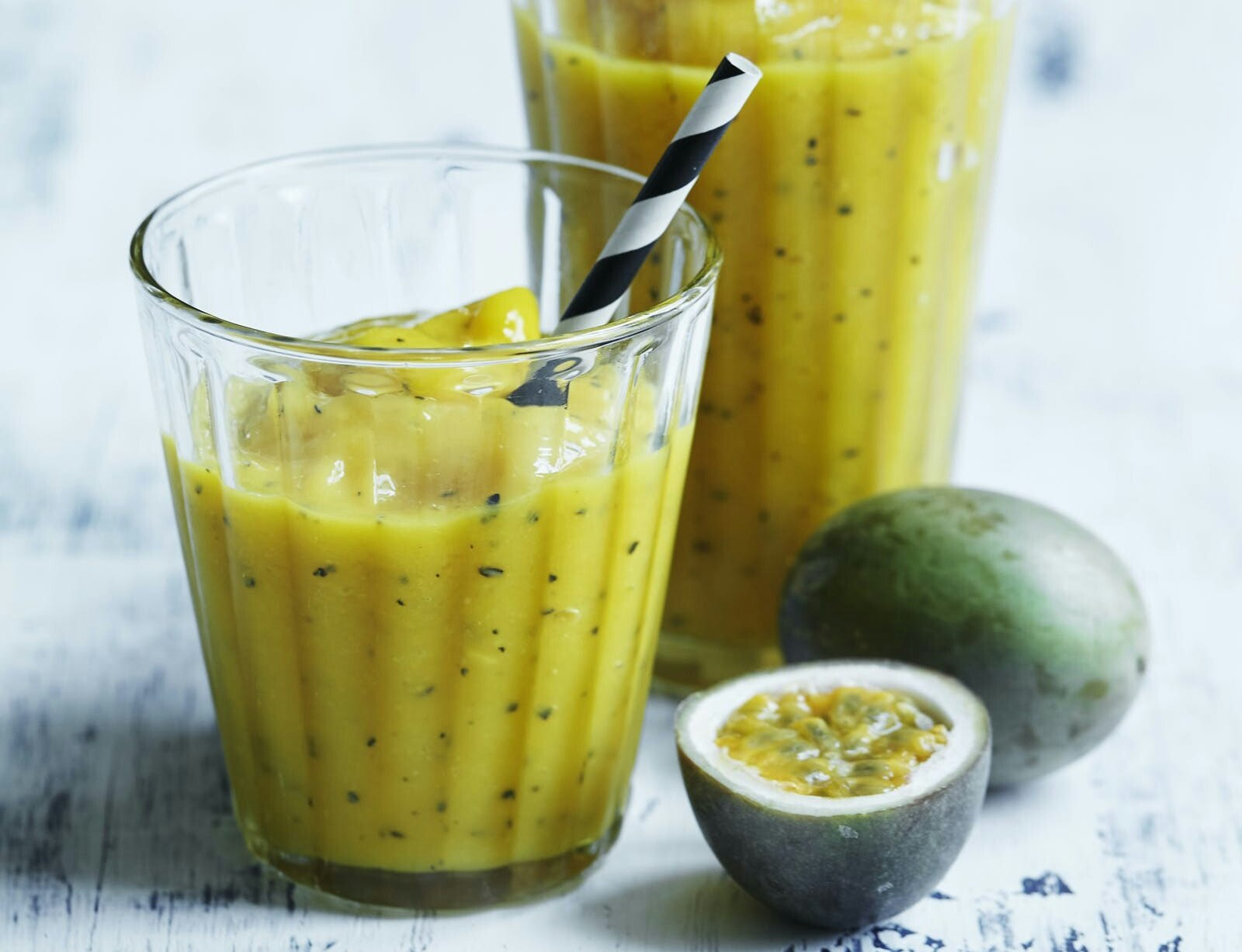 Mango-passion-smoothie