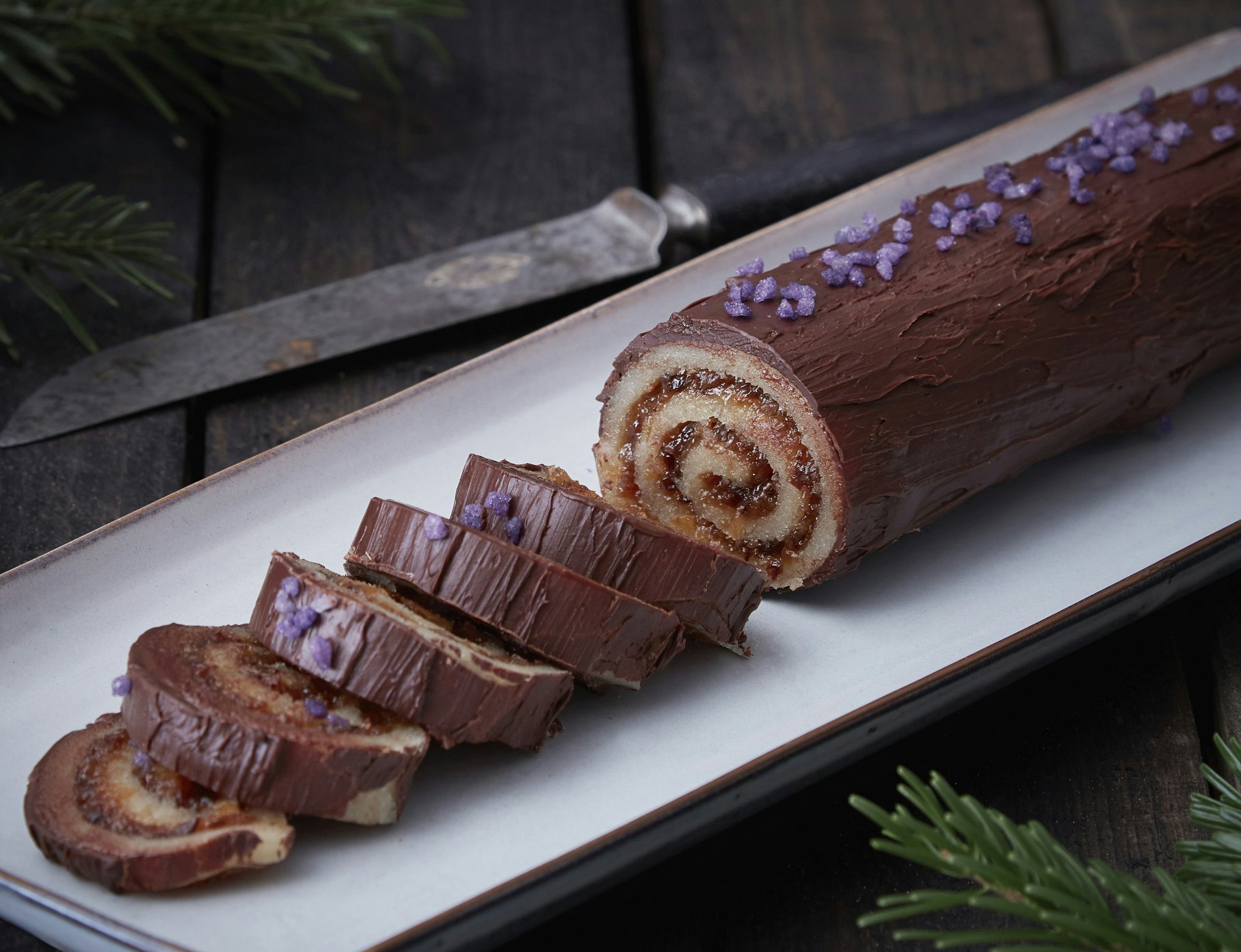 Marcipanroulade med abrikosfyld