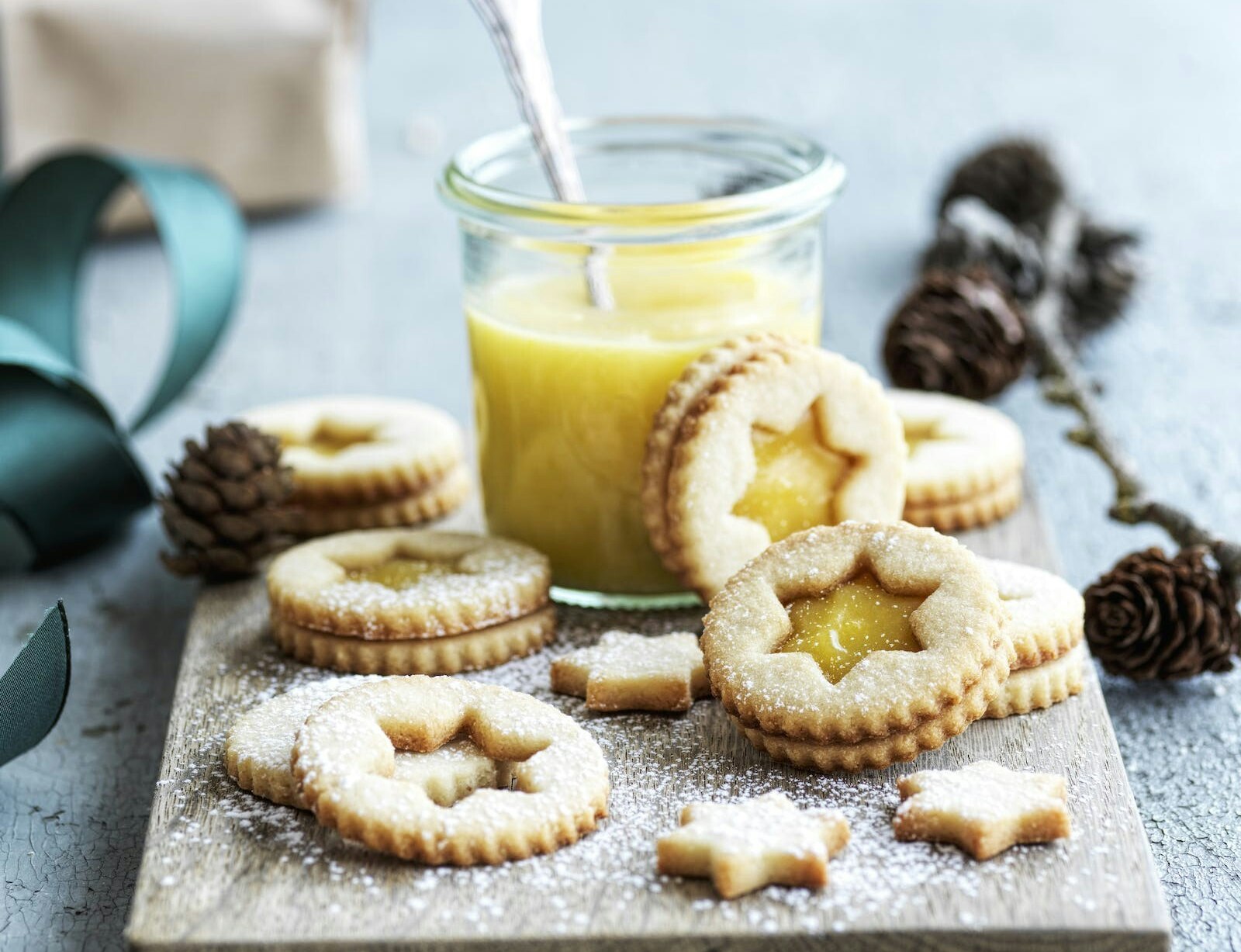 Marcipansmåkager med lemoncurd