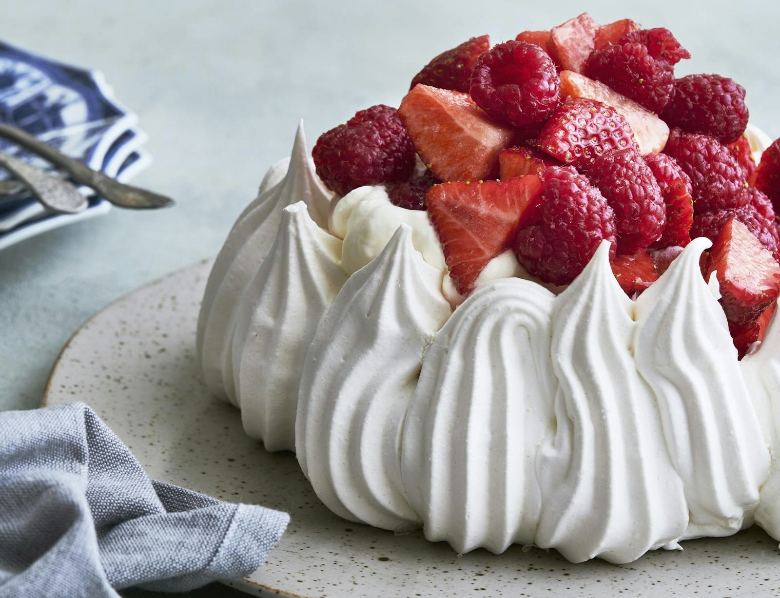 Marengs med jordbær og citroncreme