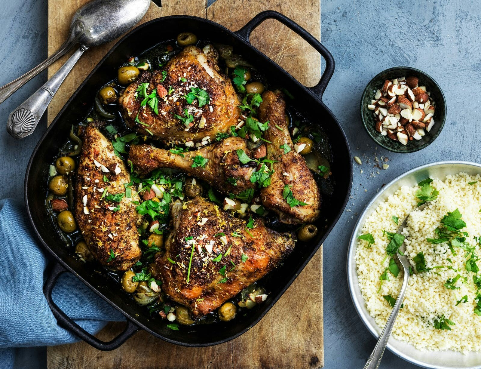 Marokkansk kylling med citron, mandler og oliven