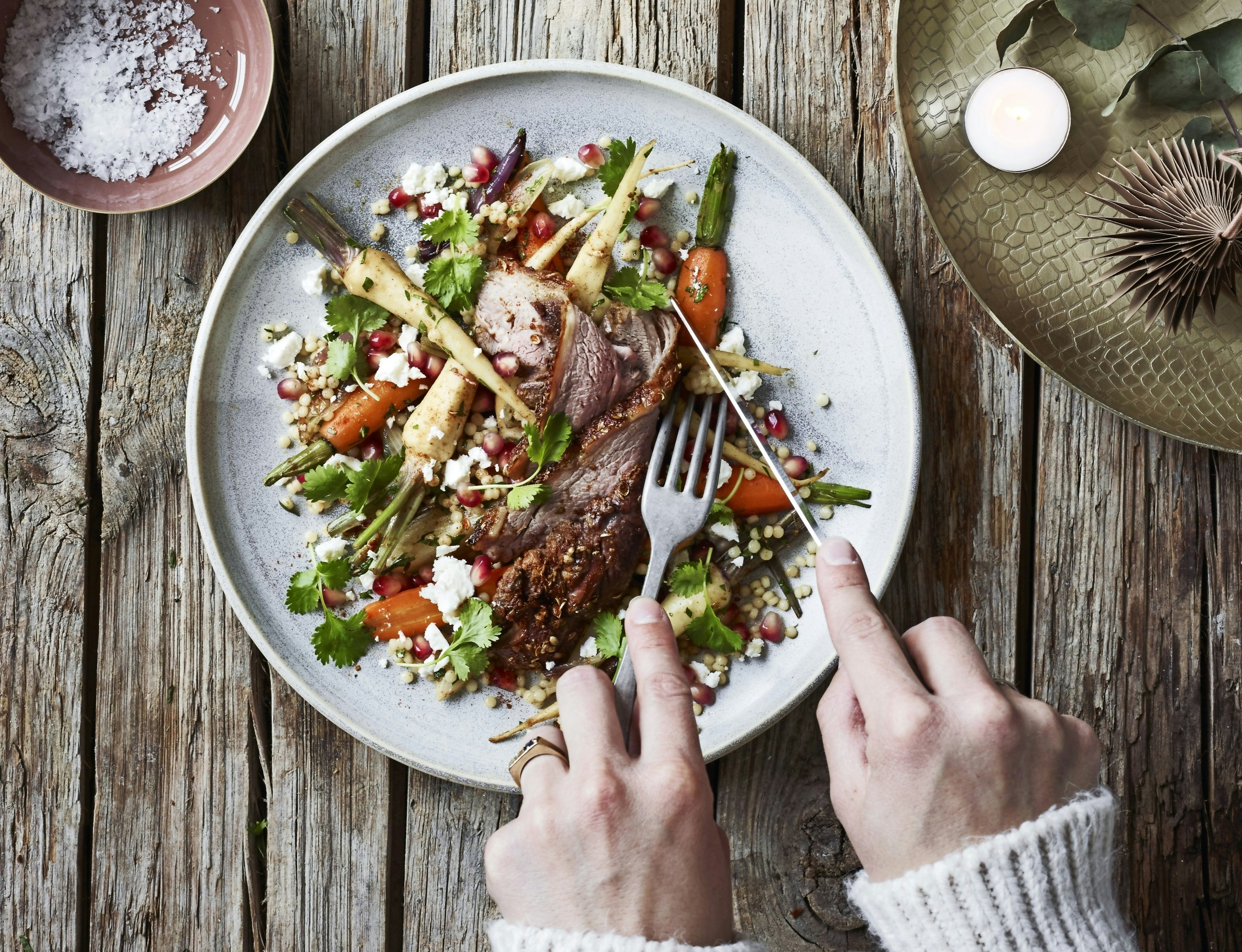 Marokkansk lam og citroncouscous med bagte rodfrugter