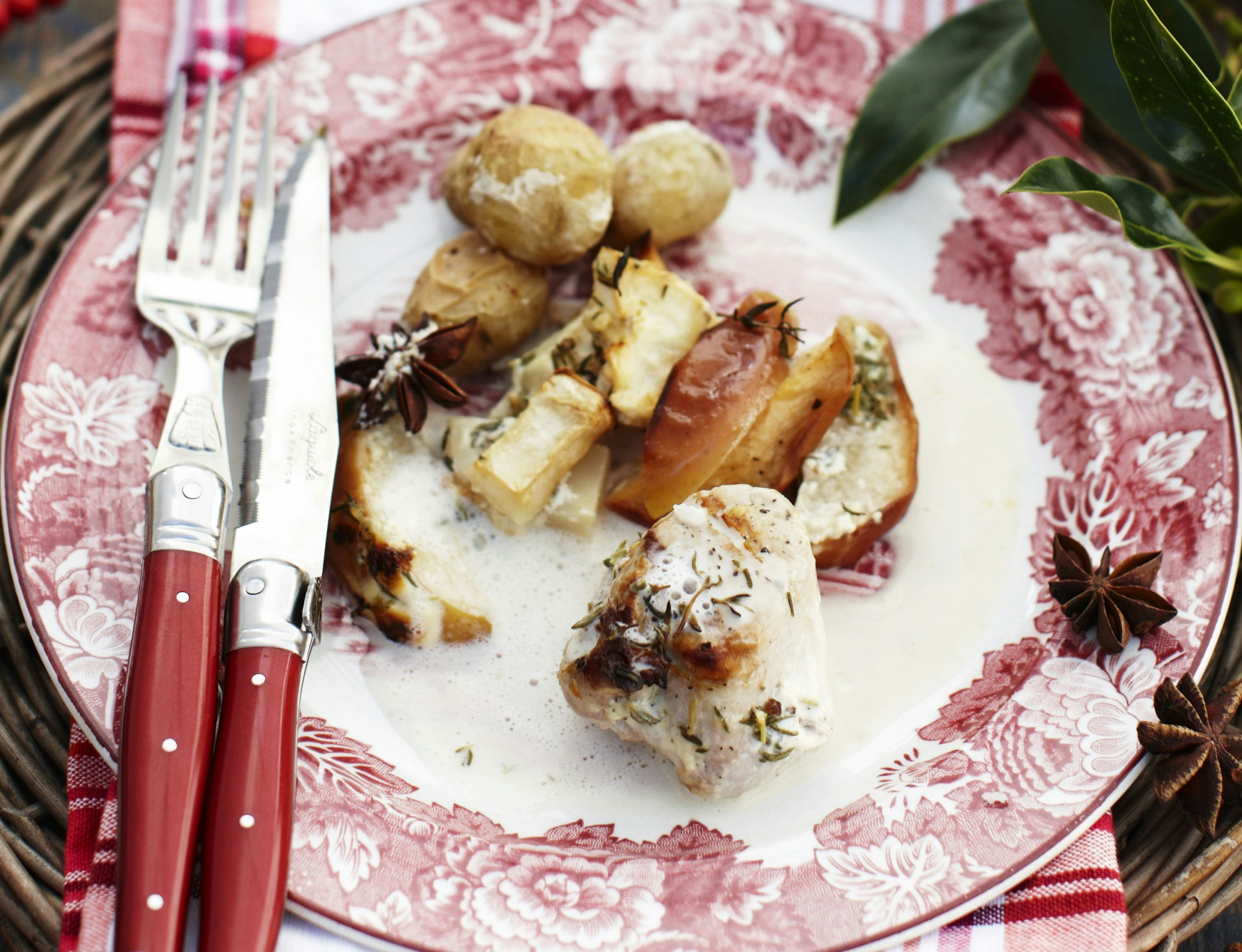 Mørbradmedaljoner med flødesauce