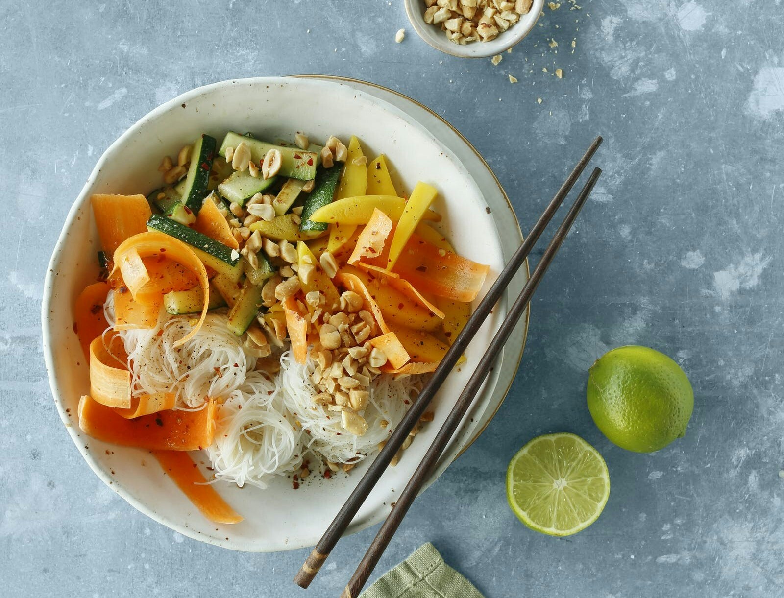 Nem nudelsalat med mango og squash