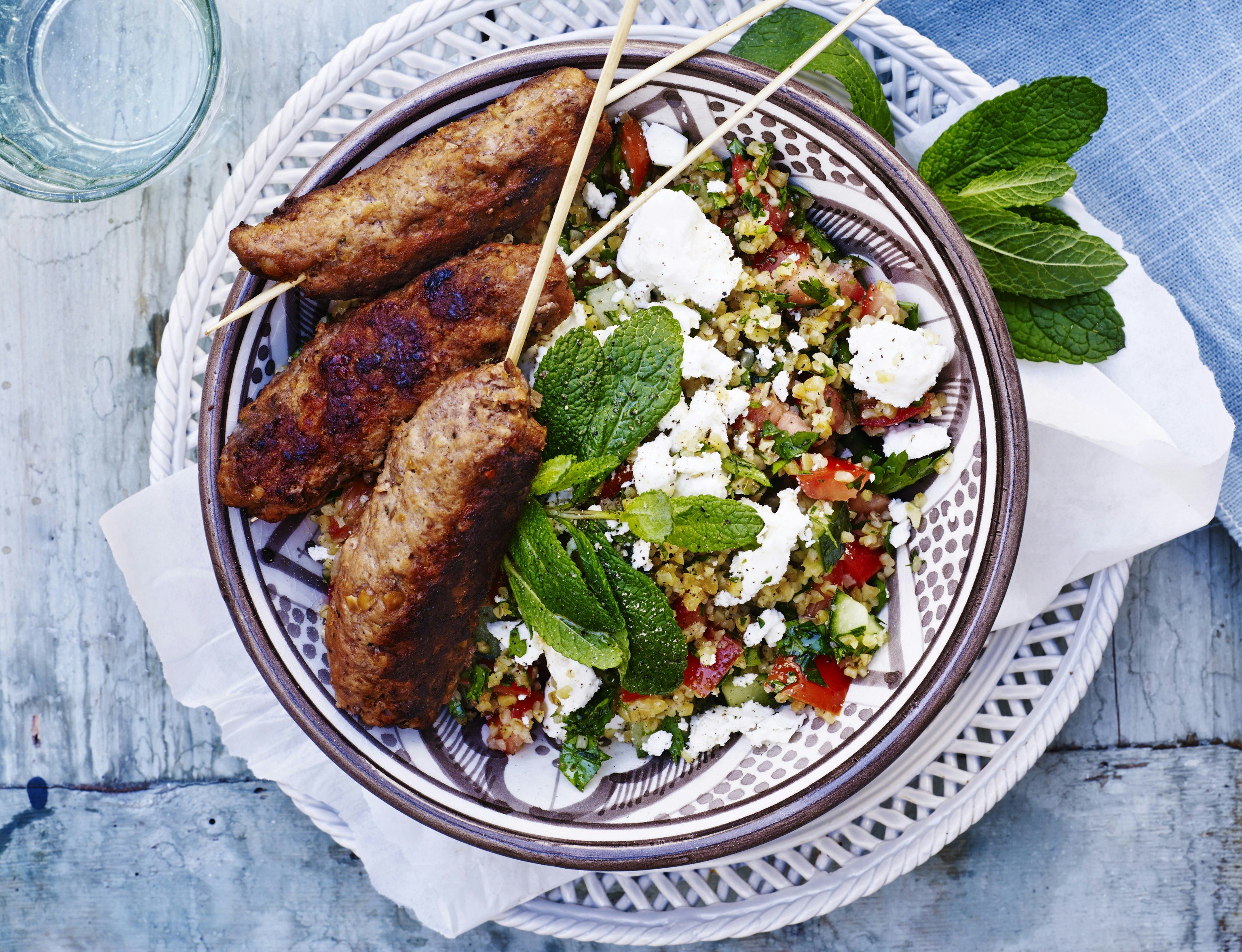 Oksefrikadeller med kikærter