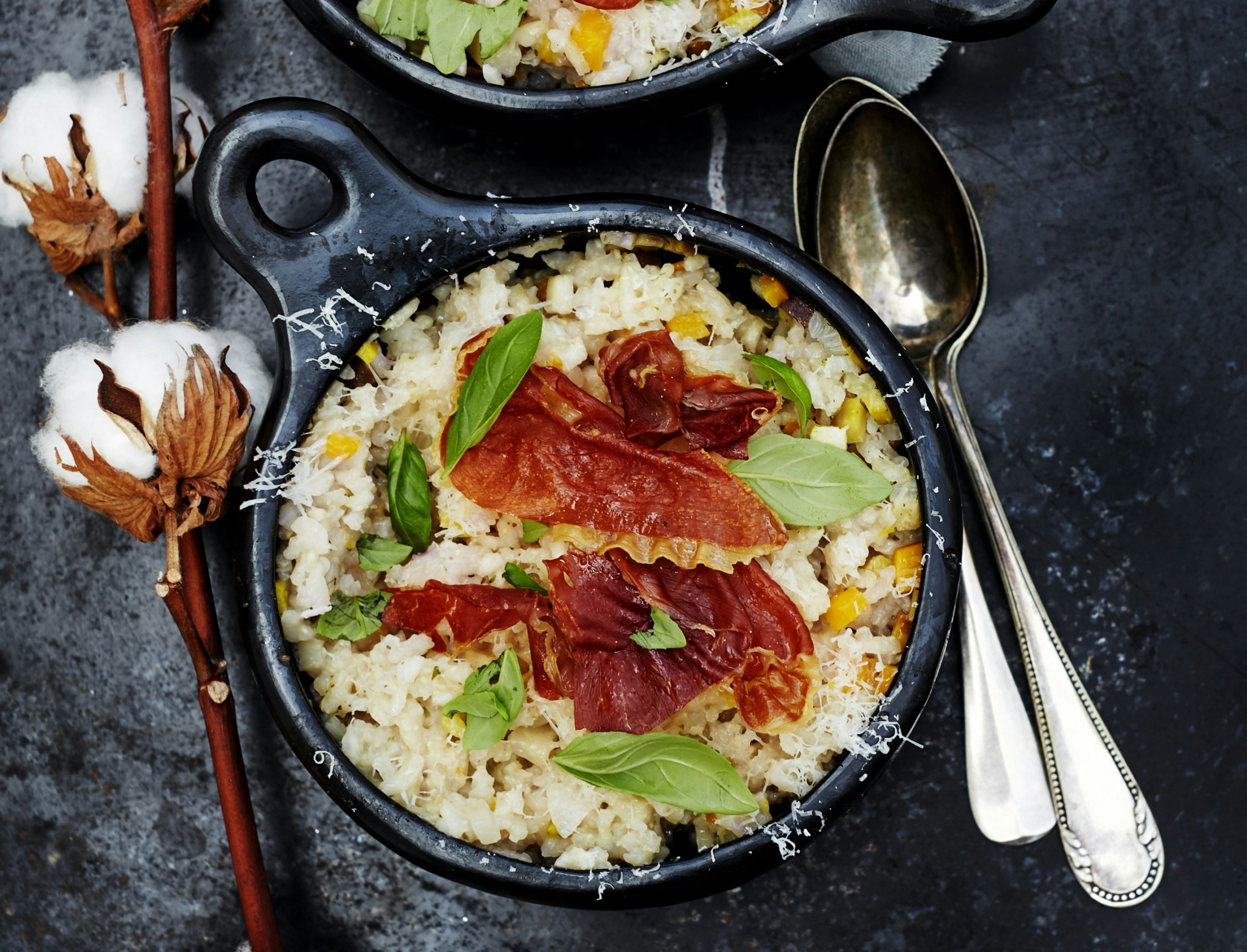 Ovnbagt risotto med sprød parmaskinke