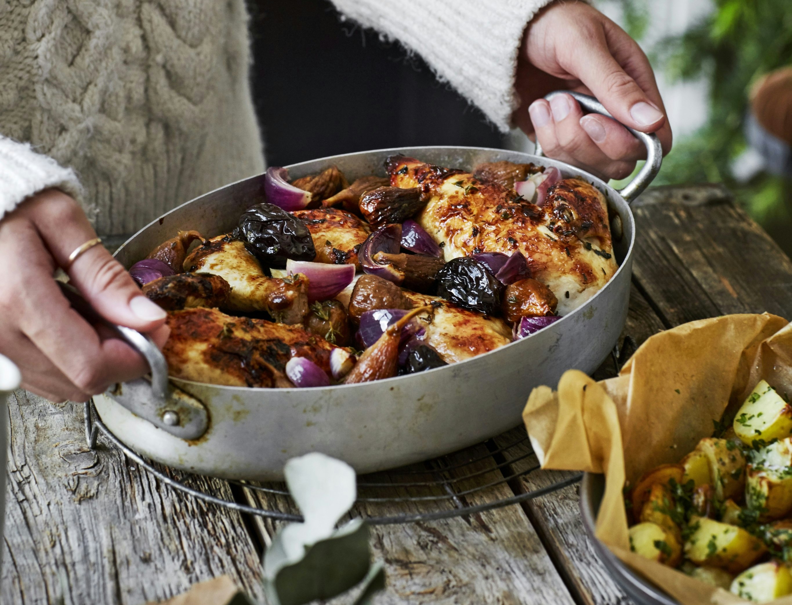 Ovnstegt kylling med figner og svesker