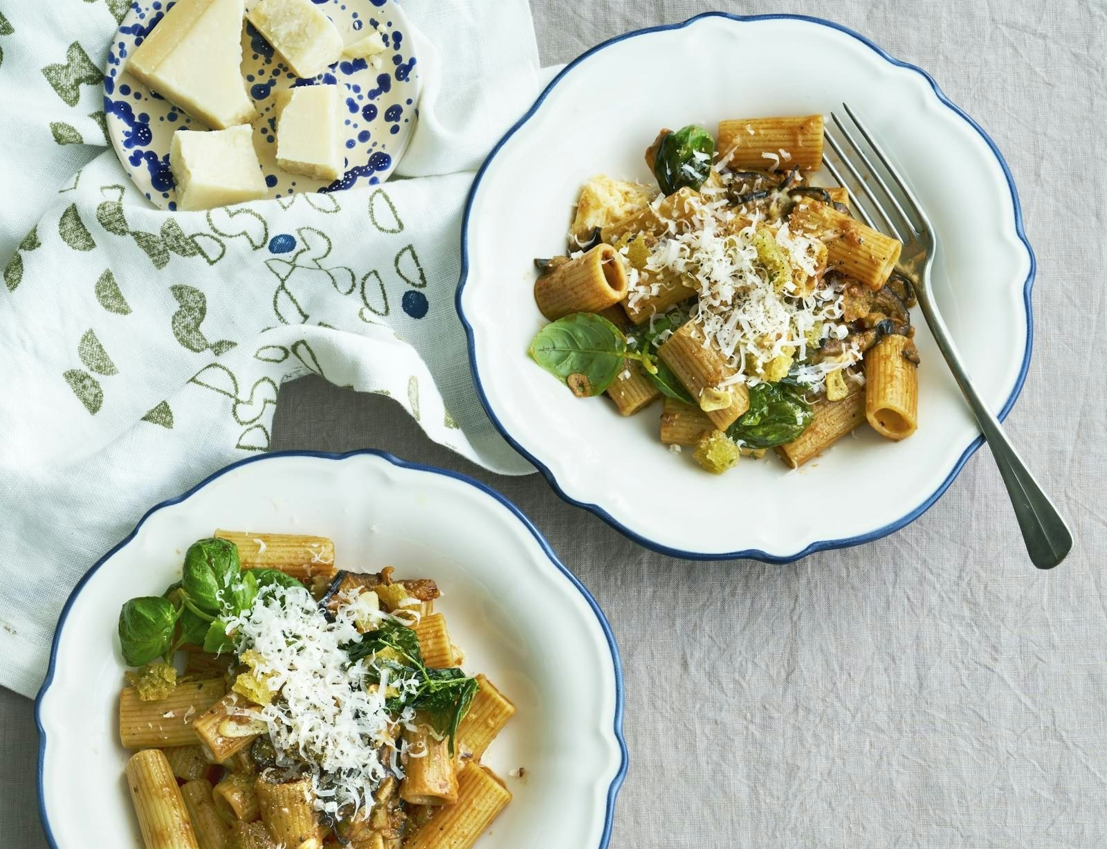 Pasta a la melanzane parmigiana