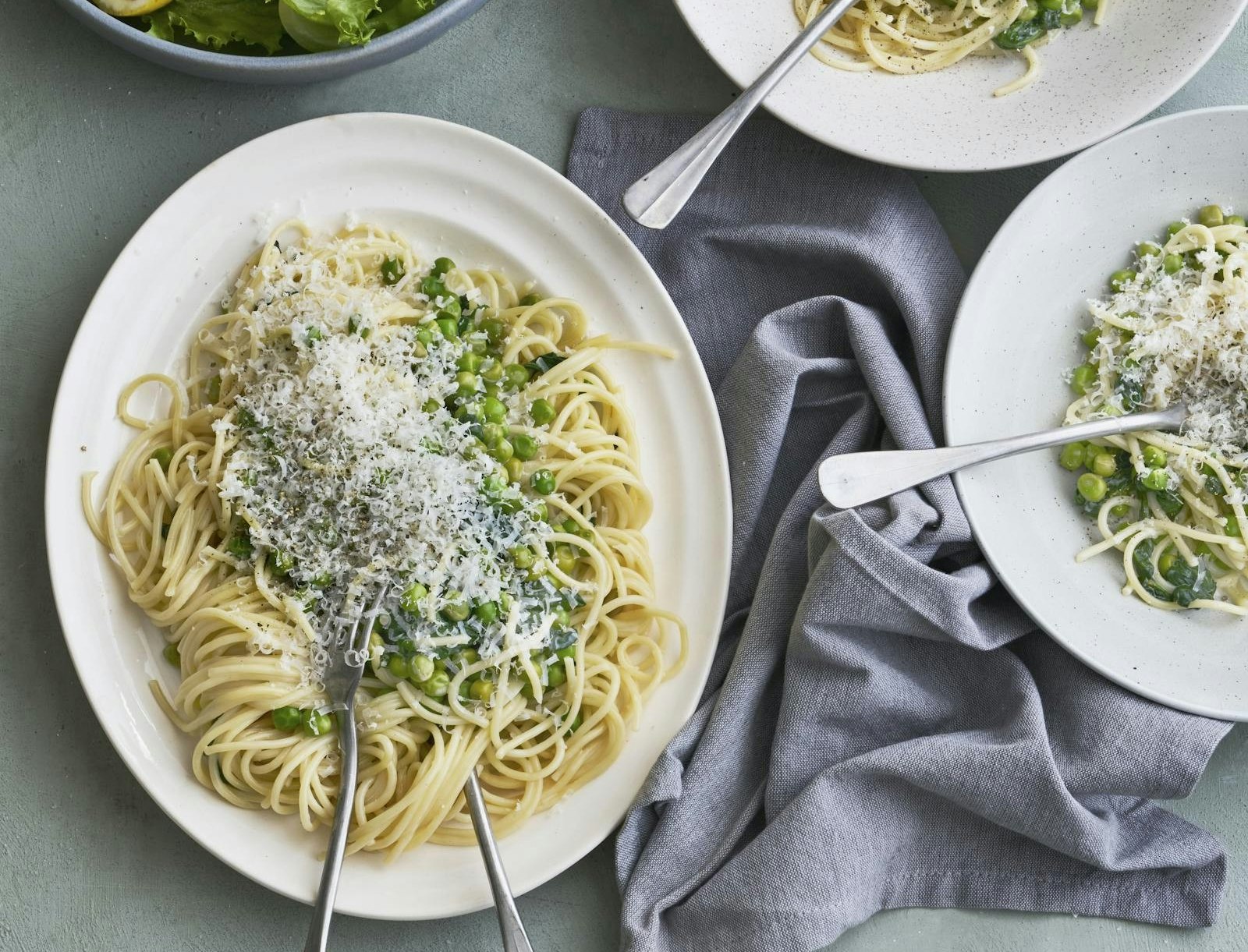 Pasta med citron, ærter og spinat