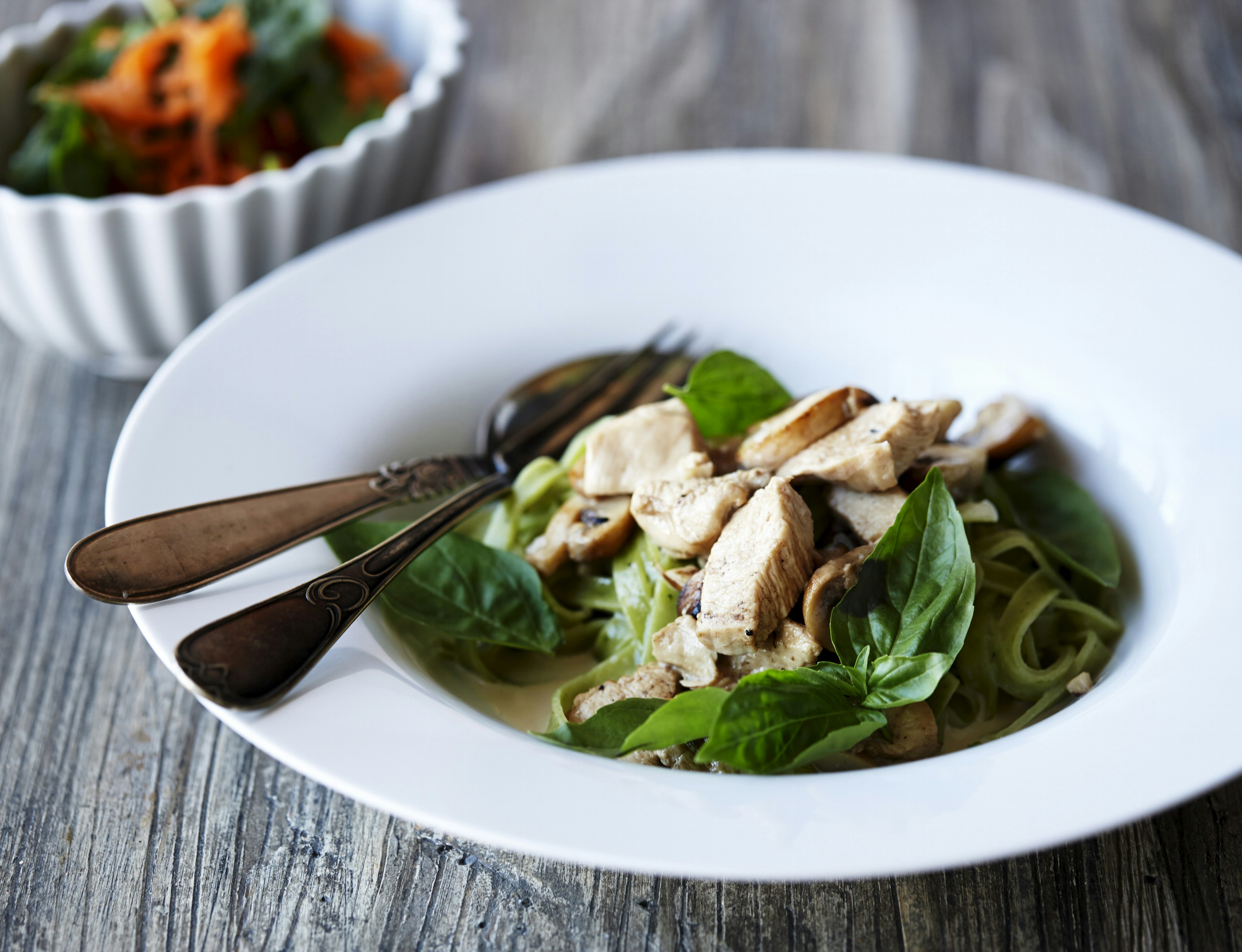 Pasta med kylling og champignoner