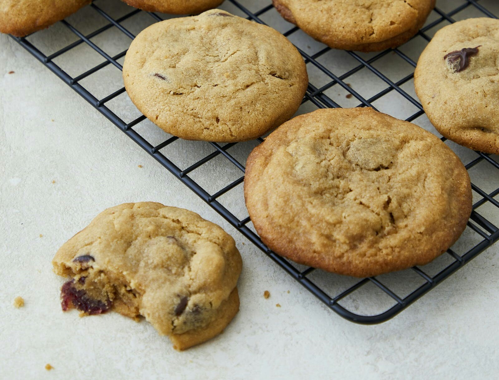 Peanutcookies med tranebær