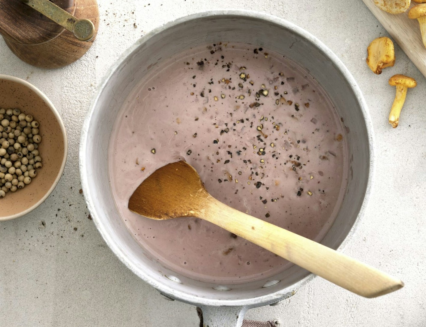 Pebersauce med svampe