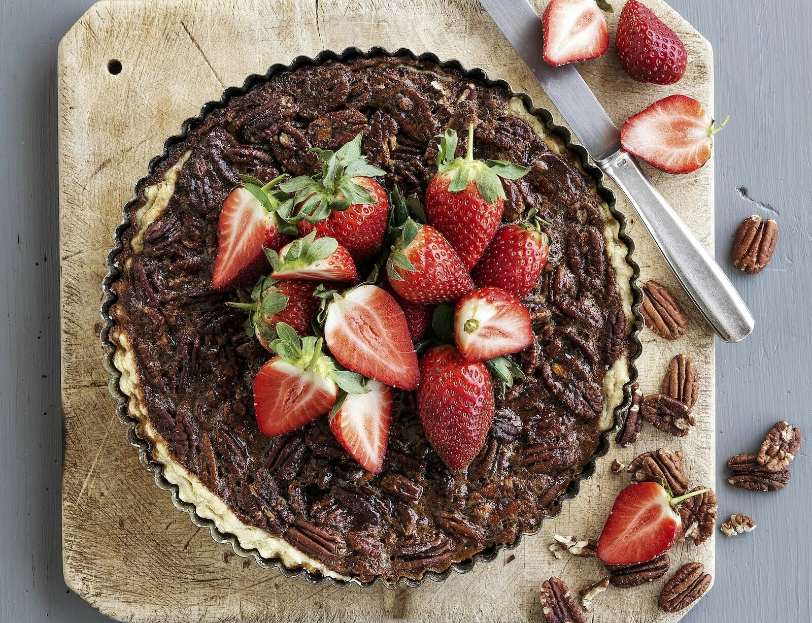 Pekantærte med jordbær