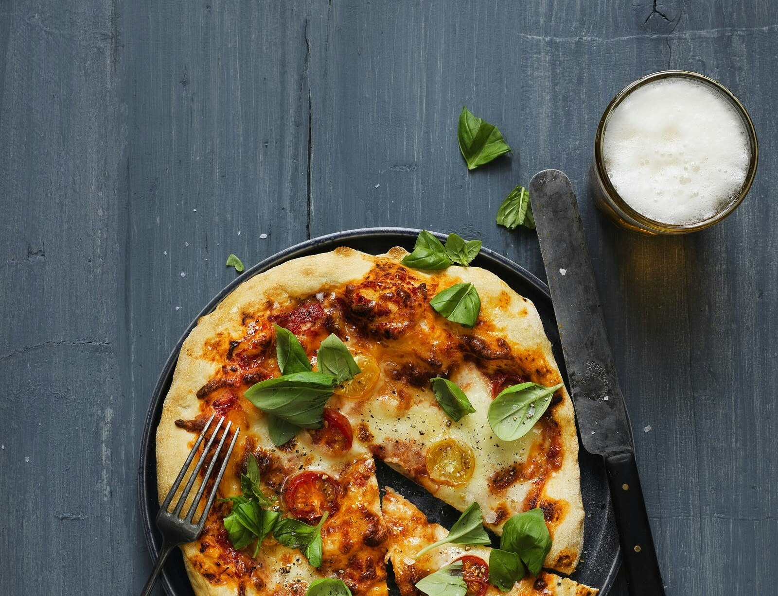 Pizza Margherita med lynhurtig bund