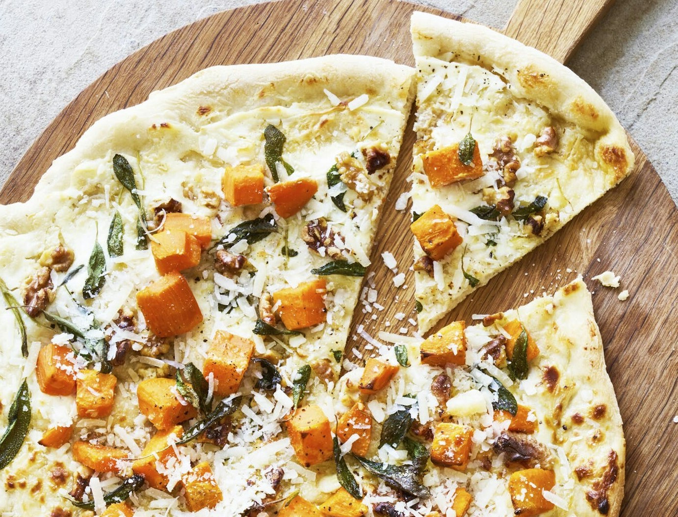 Pizza med mascarpone og sød kartoffel