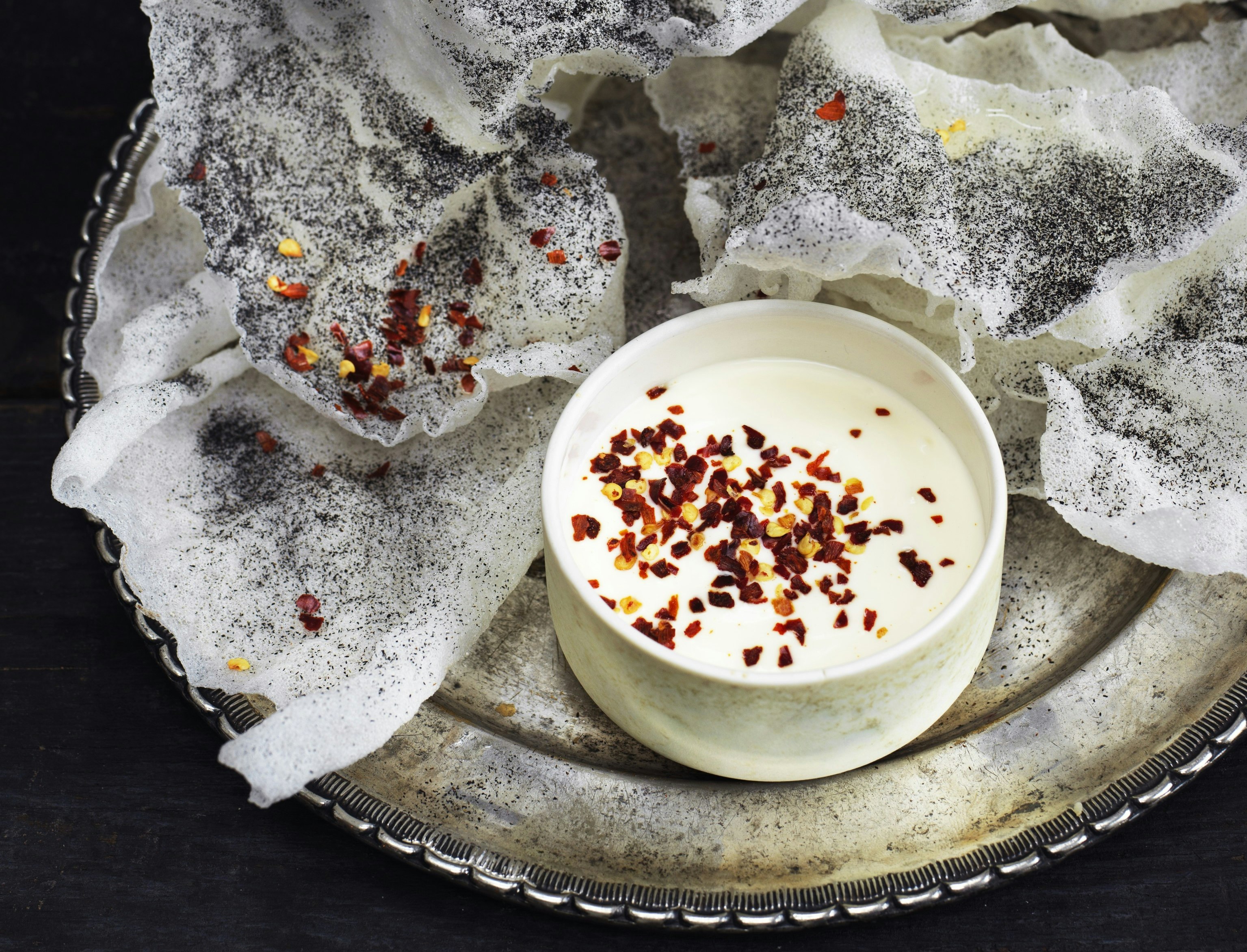 Puffet ris med forkullet porre