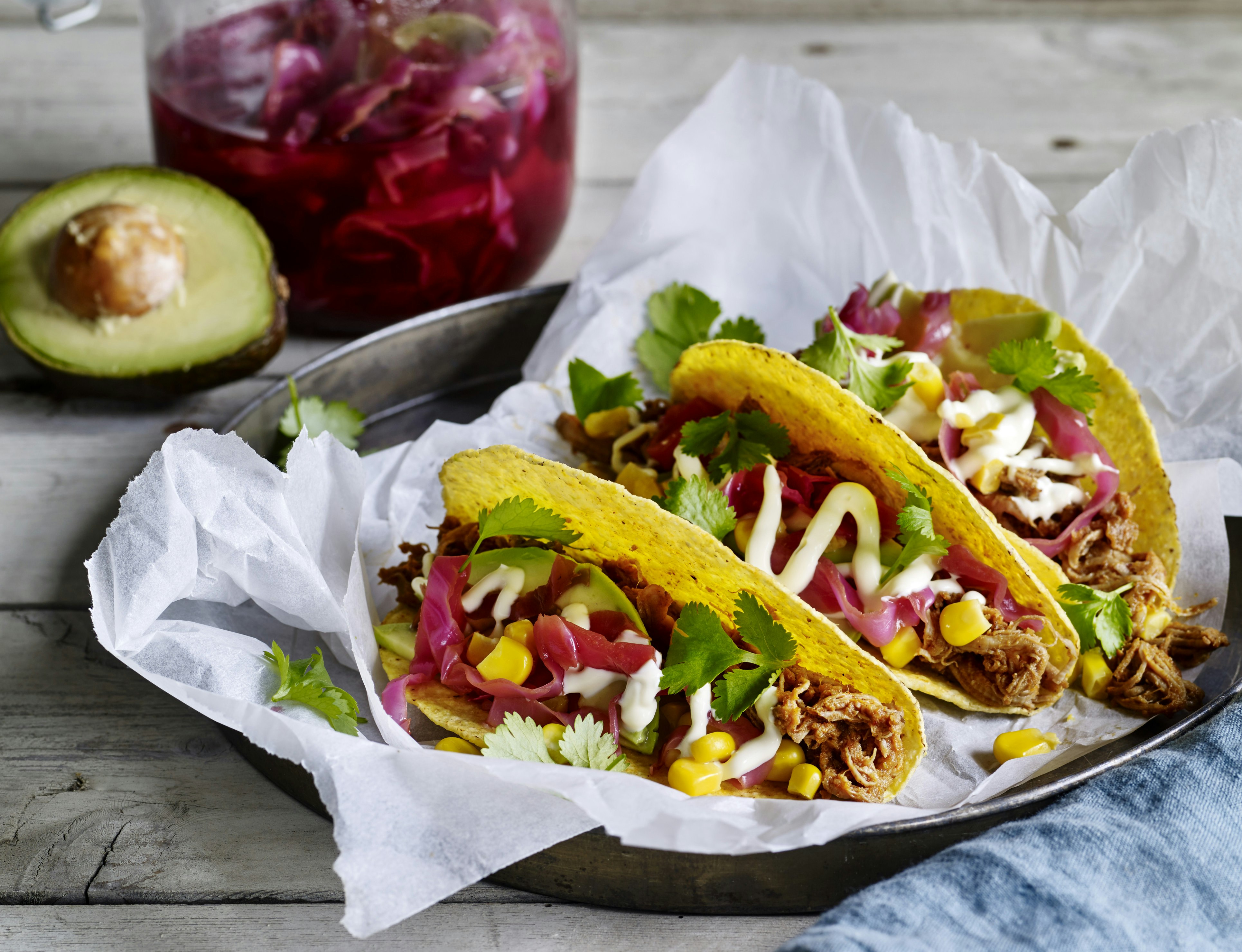 Pulled pork i tacos med syltet rødkål