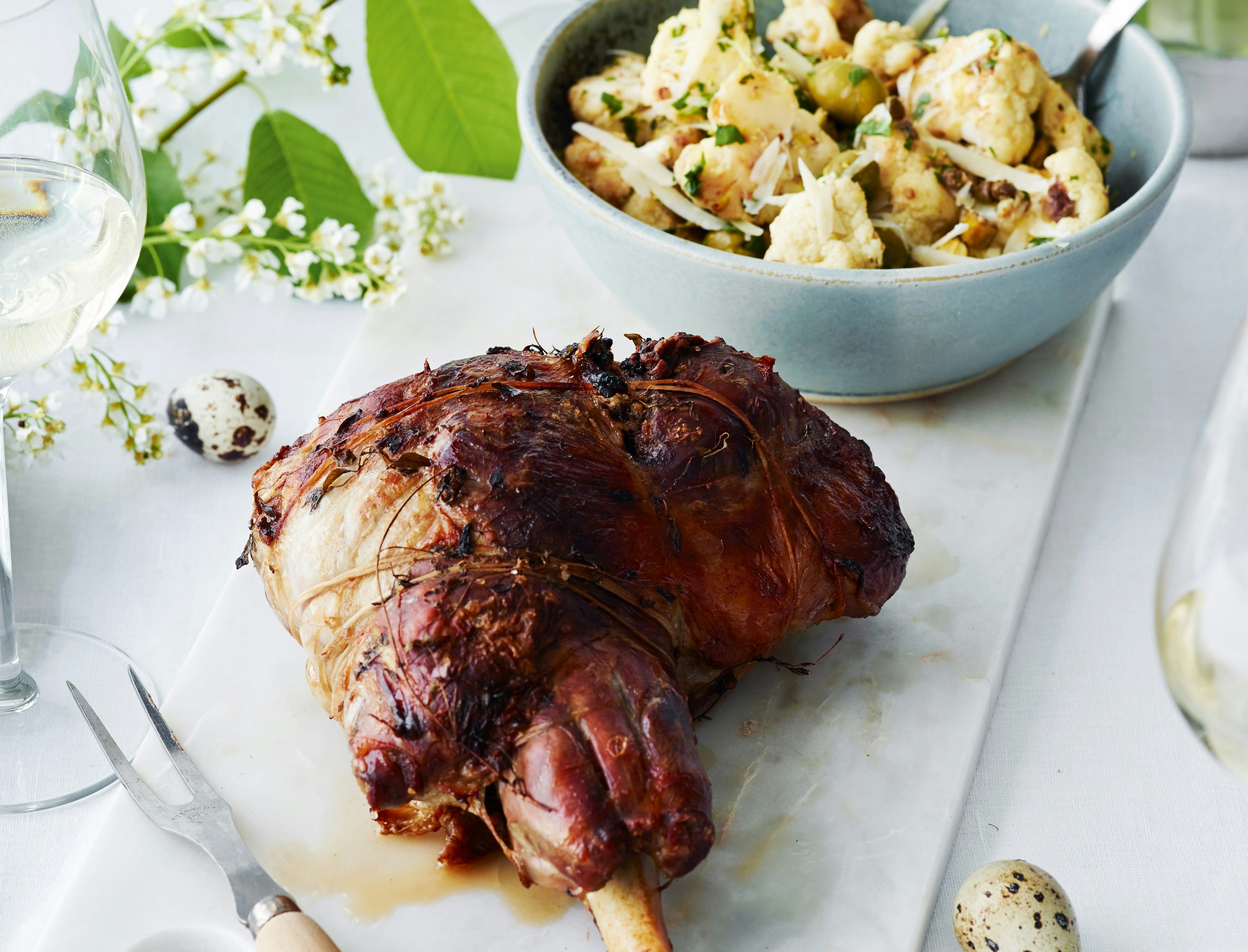 Ricottafyldt lammekølle og blomkål med kapers