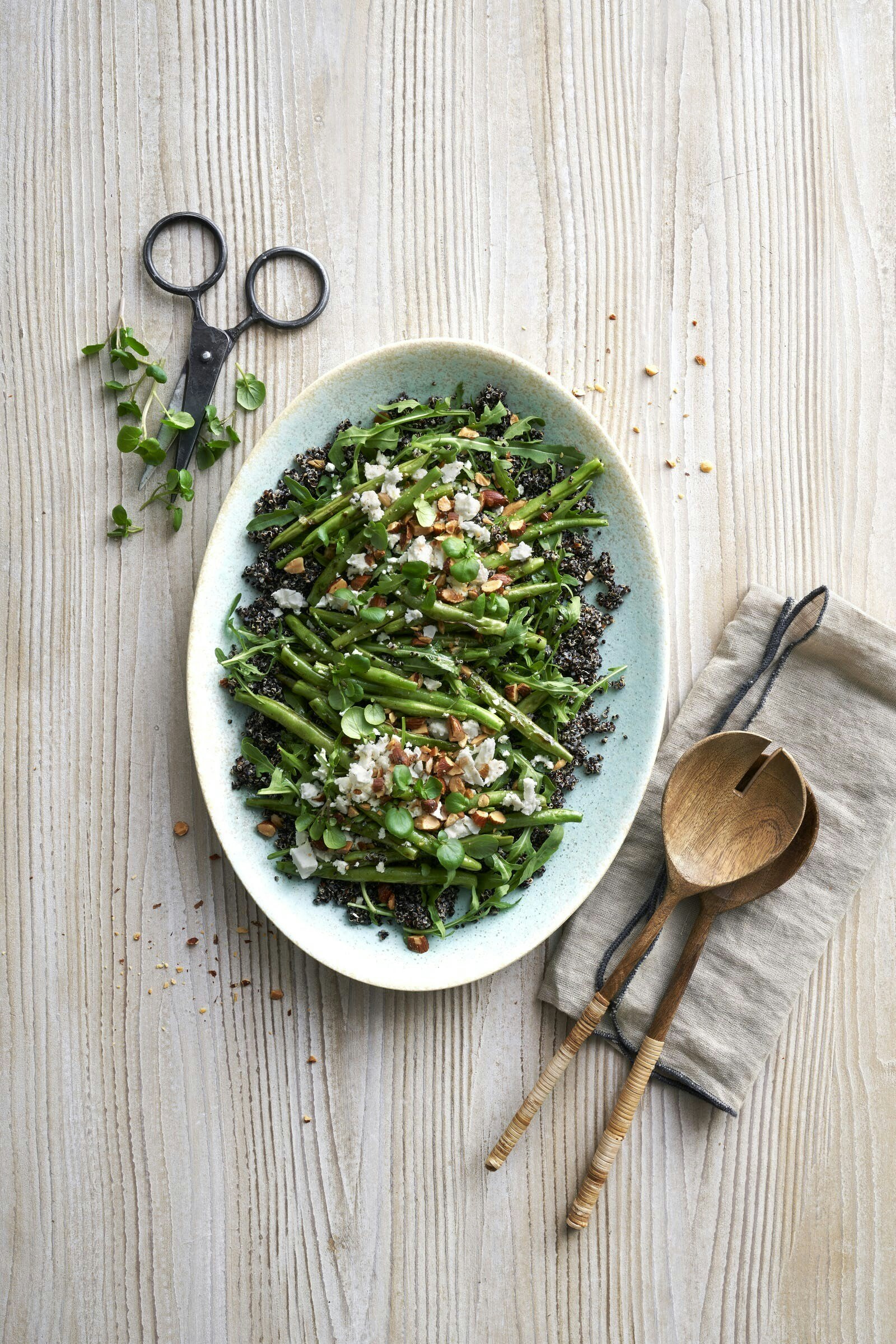 Salat med quinoa og stegte grønne bønner