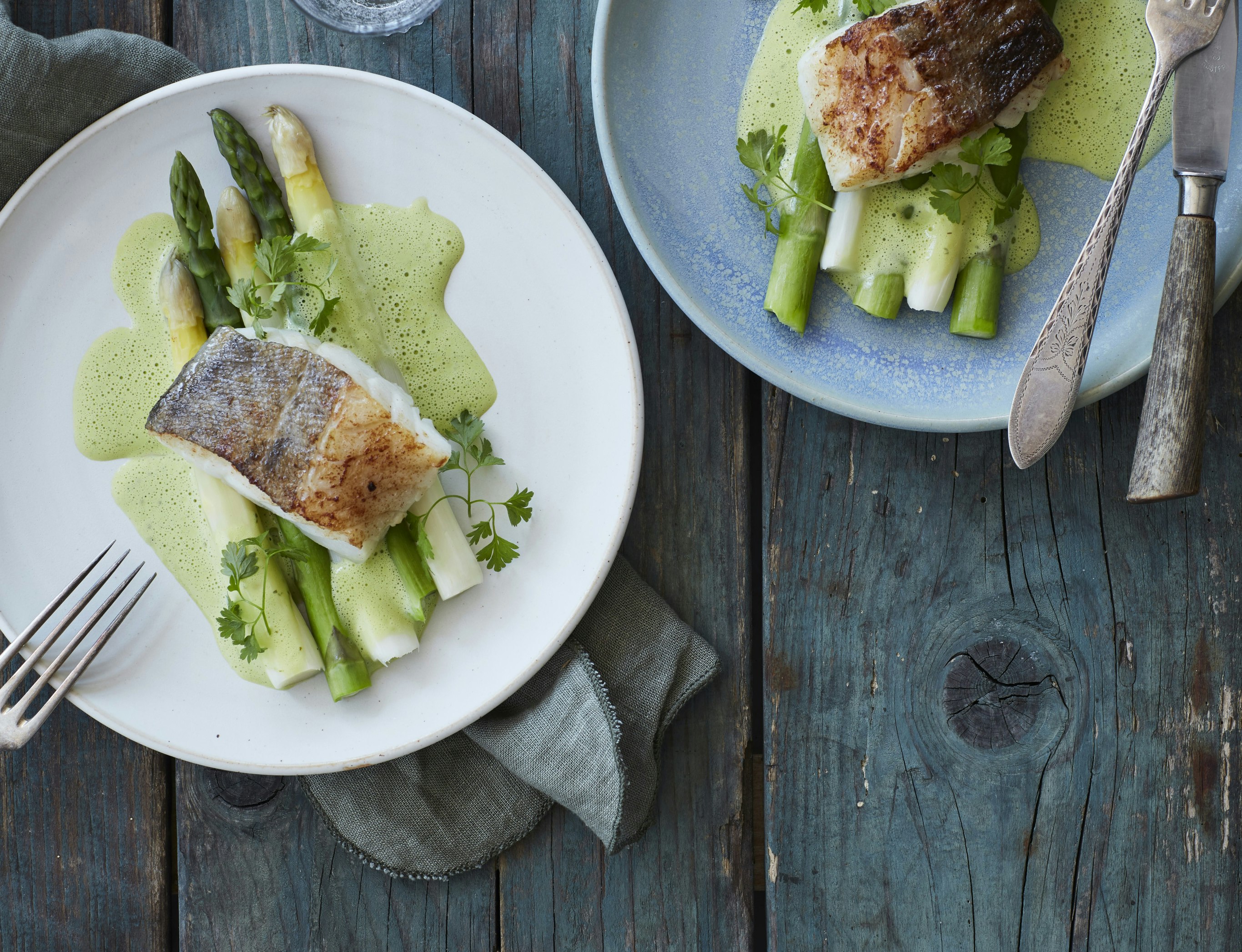 Sandart med asparges og persille-saboyenne