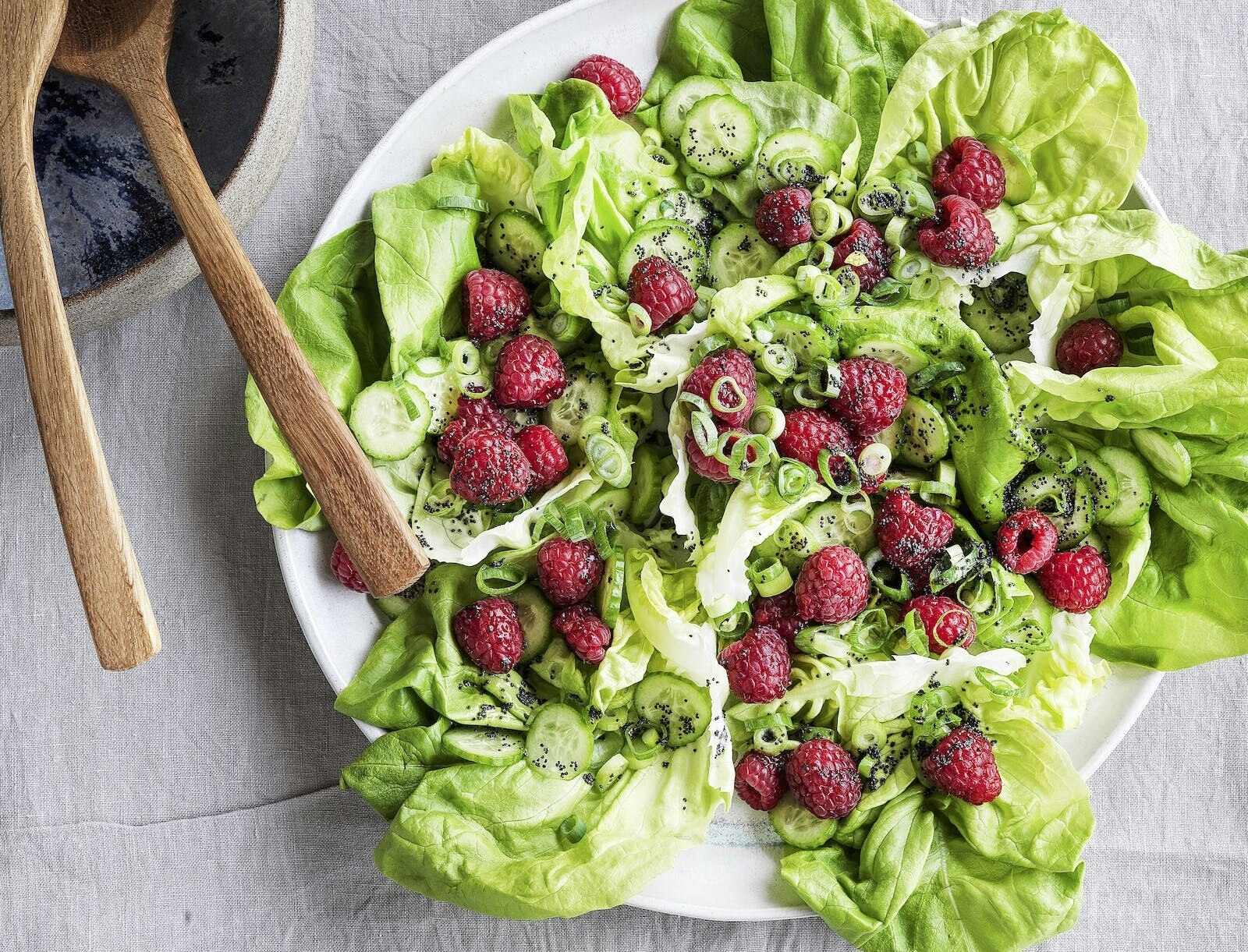 Simpel salat med hindbær og birkes