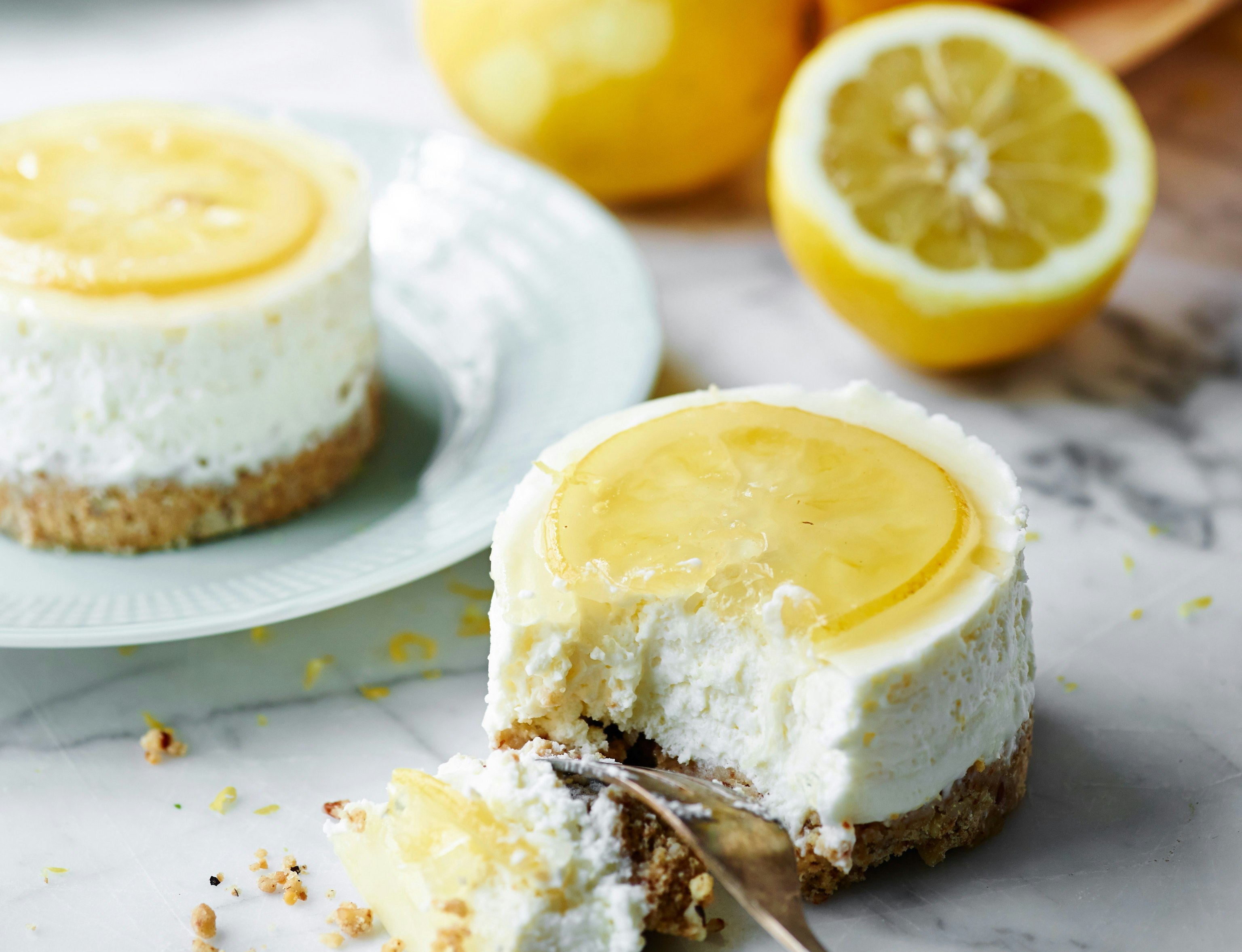 Små cheesecakes med citron og mandler