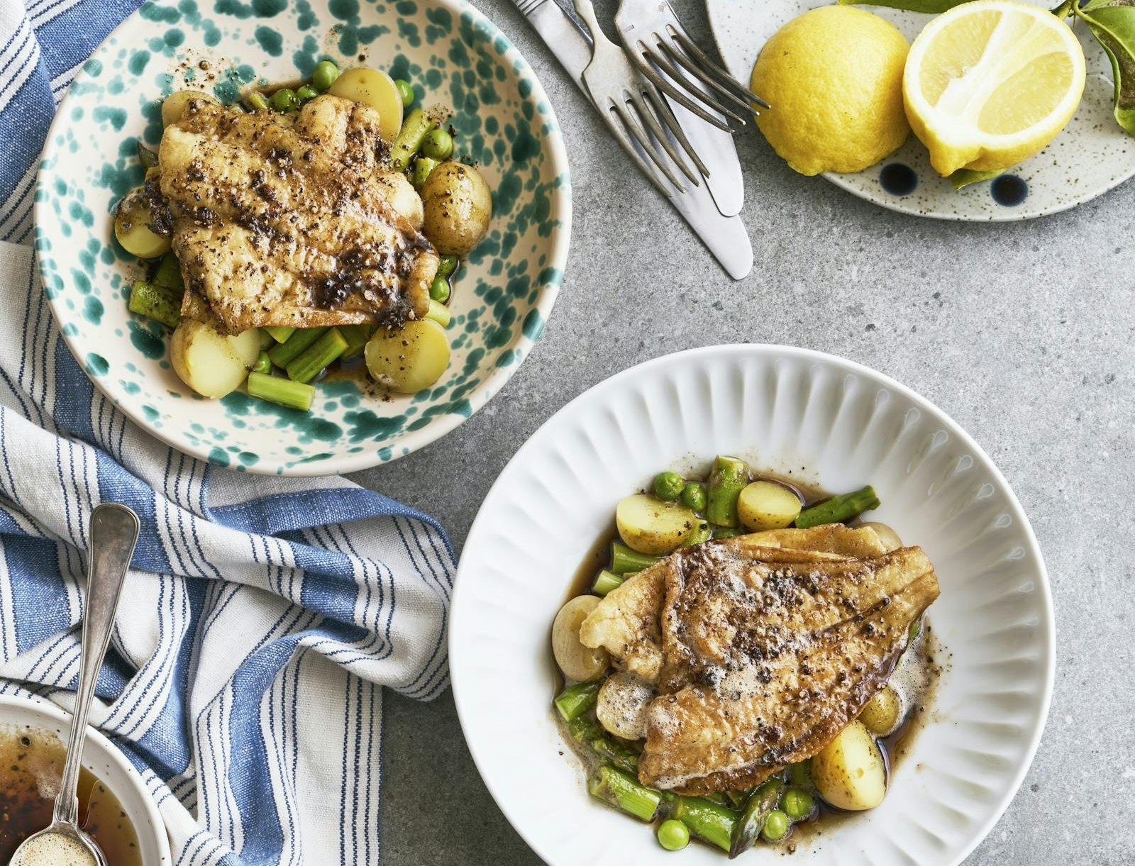 Smørstegt fisk i citronsmørsauce med sommergrønt