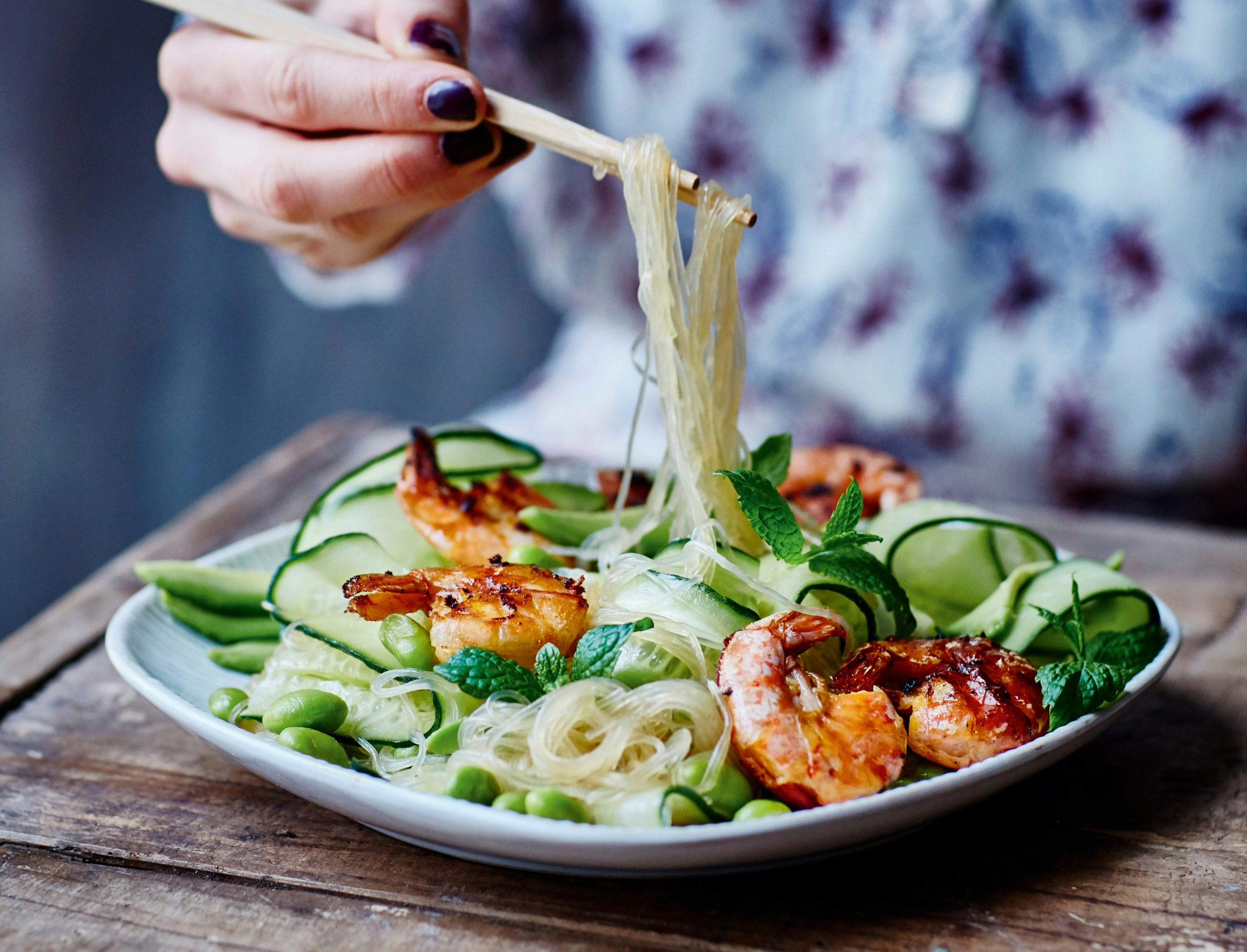 Spicy tigerrejer med glasnudelsalat