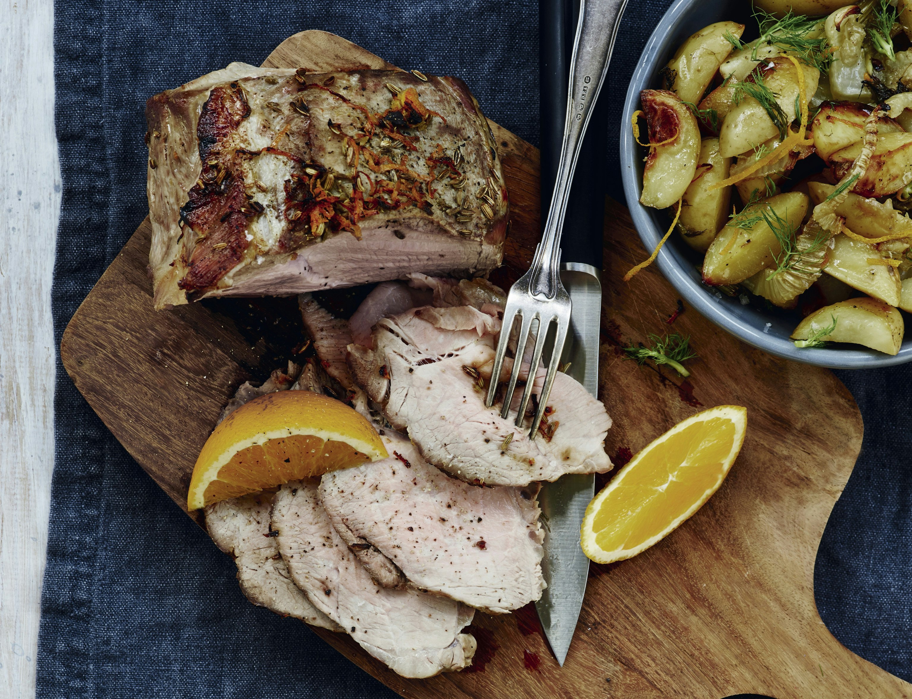 Steg af nakkefilet med lækkert tilbehør