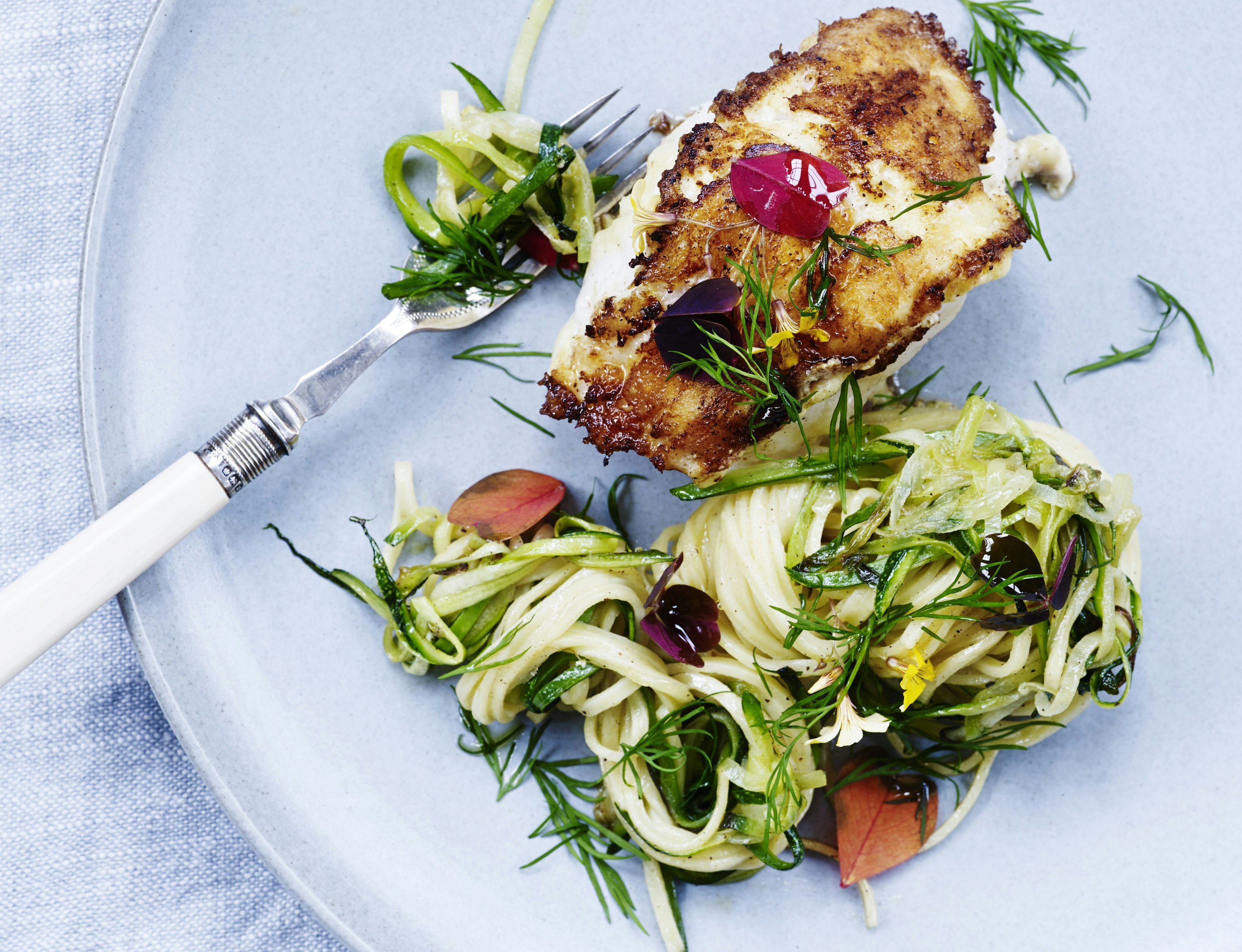 Stegt havtaskefilet og pasta med squash