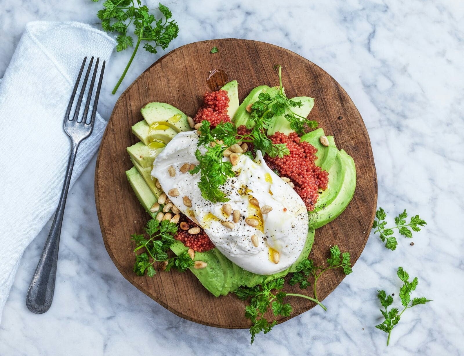 Stenbiderrogn med burrata og avocado