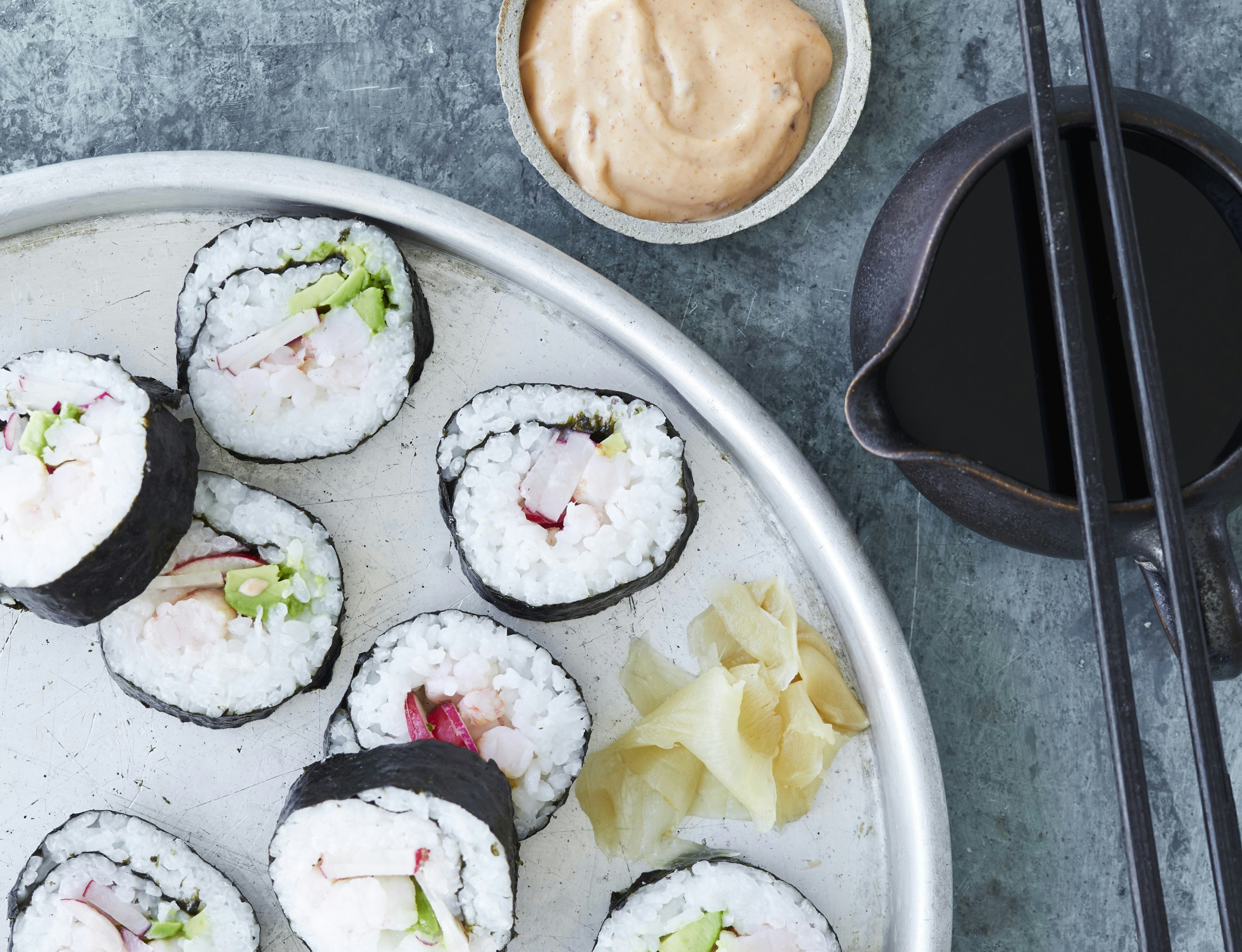 Sushi med rejer og asparges