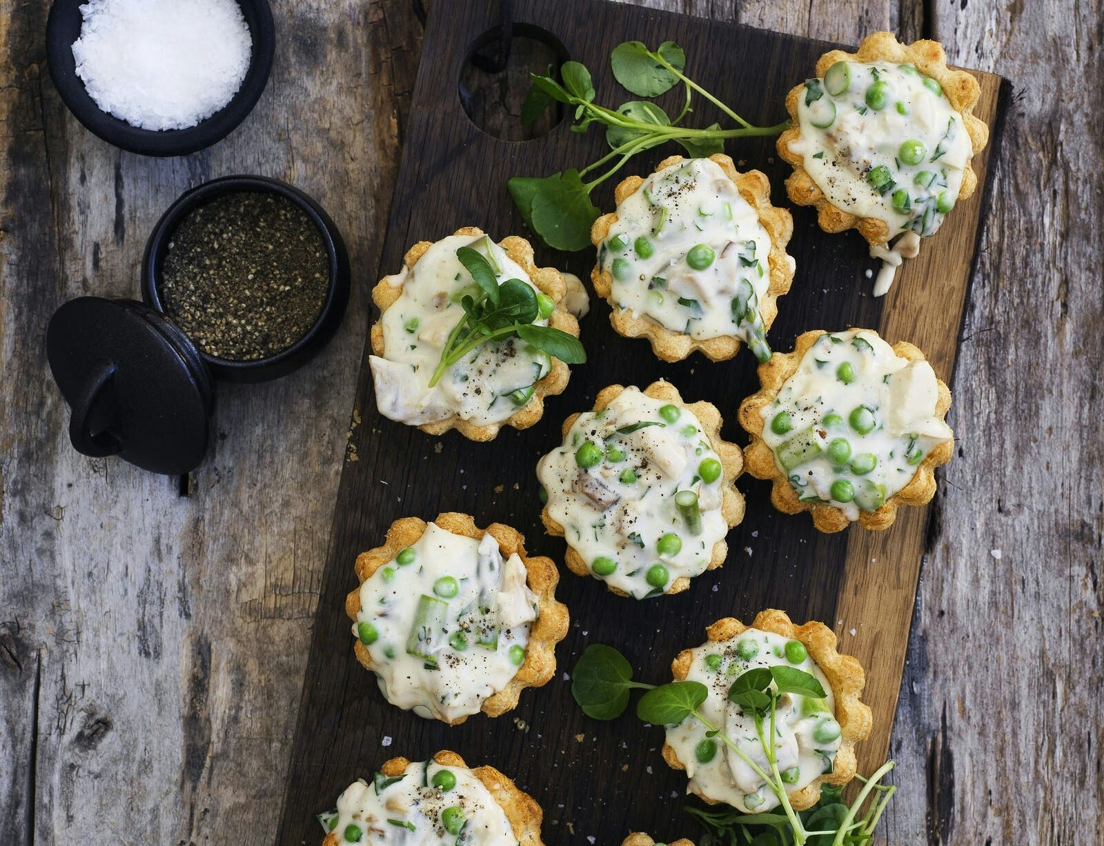 Tarteletter med kylling og asparges