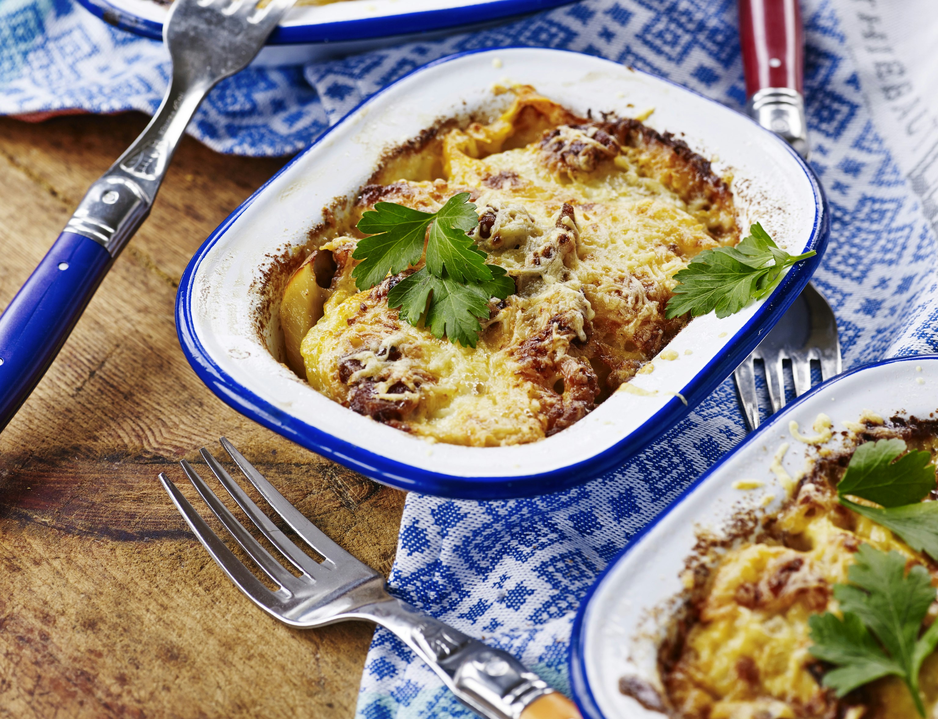 Tartiflette med pastinak og bacon