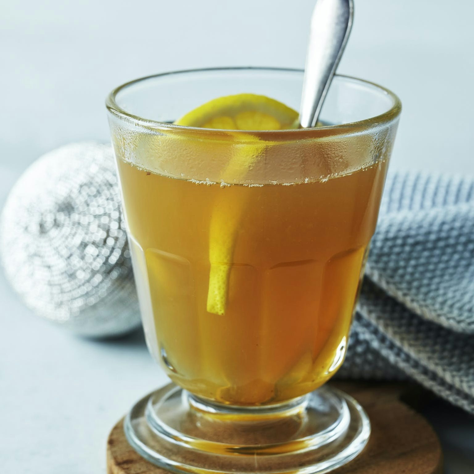 Te med ingefær, citron og honning