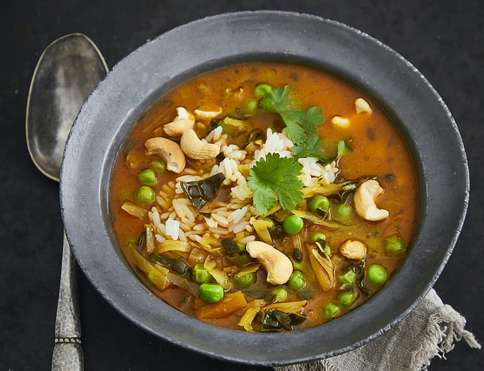 Thai-inspireret suppe med ris
