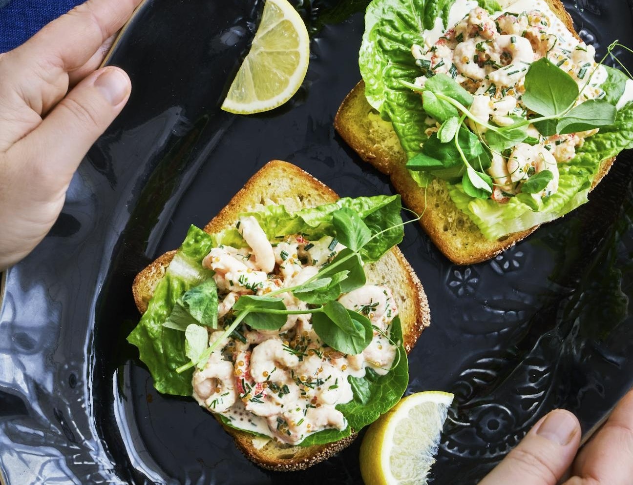 Toast Skagen med rejer og krebsehaler