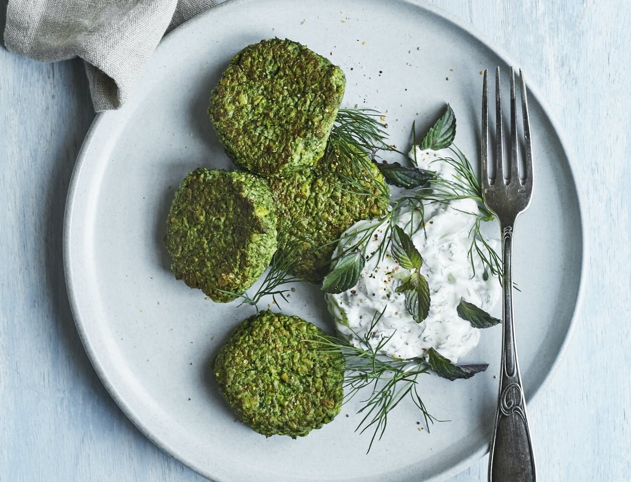 Vegetarfrikadeller med spinat og ærter